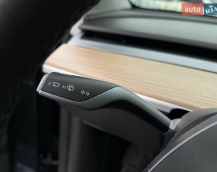 Серый Тесла Model Y, объемом двигателя 0 л и пробегом 53 тыс. км за 28000 $, фото 53 на Automoto.ua