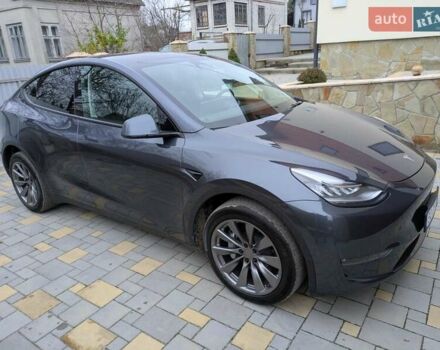 Серый Тесла Model Y, объемом двигателя 0 л и пробегом 27 тыс. км за 25900 $, фото 5 на Automoto.ua