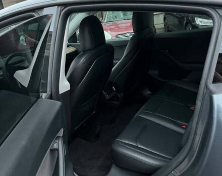 Серый Тесла Model Y, объемом двигателя 0 л и пробегом 35 тыс. км за 28900 $, фото 6 на Automoto.ua