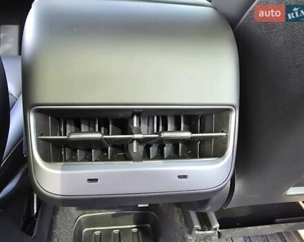 Серый Тесла Model Y, объемом двигателя 0 л и пробегом 34 тыс. км за 27500 $, фото 36 на Automoto.ua