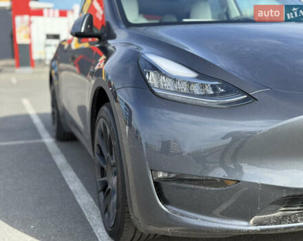 Серый Тесла Model Y, объемом двигателя 0 л и пробегом 26 тыс. км за 23200 $, фото 8 на Automoto.ua