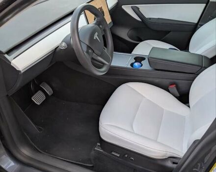 Серый Тесла Model Y, объемом двигателя 0 л и пробегом 27 тыс. км за 27000 $, фото 12 на Automoto.ua
