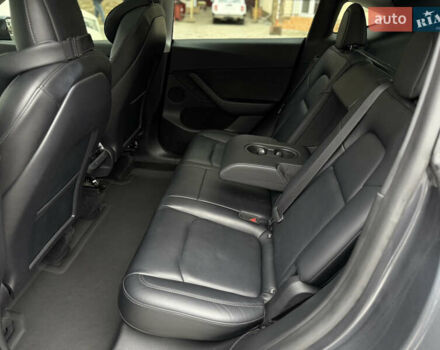 Серый Тесла Model Y, объемом двигателя 0 л и пробегом 53 тыс. км за 28000 $, фото 39 на Automoto.ua