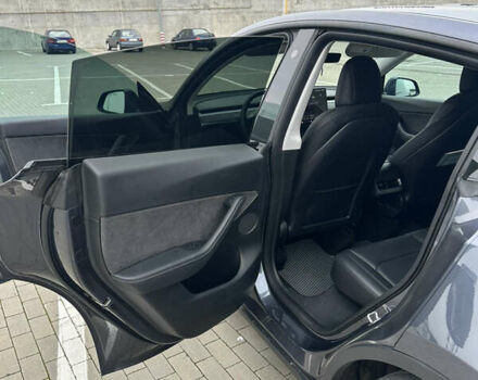 Серый Тесла Model Y, объемом двигателя 0 л и пробегом 58 тыс. км за 28500 $, фото 32 на Automoto.ua
