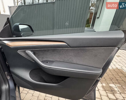 Сірий Тесла Model Y, об'ємом двигуна 0 л та пробігом 46 тис. км за 27500 $, фото 13 на Automoto.ua