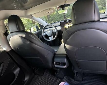 Серый Тесла Model Y, объемом двигателя 0 л и пробегом 60 тыс. км за 28999 $, фото 8 на Automoto.ua