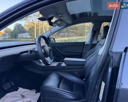 Серый Тесла Model Y, объемом двигателя 0 л и пробегом 38 тыс. км за 24999 $, фото 34 на Automoto.ua