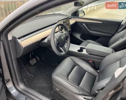 Серый Тесла Model Y, объемом двигателя 0 л и пробегом 59 тыс. км за 24100 $, фото 3 на Automoto.ua