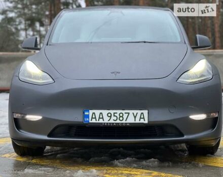 Серый Тесла Model Y, объемом двигателя 0 л и пробегом 19 тыс. км за 29999 $, фото 4 на Automoto.ua