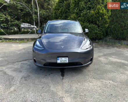 Серый Тесла Model Y, объемом двигателя 0 л и пробегом 17 тыс. км за 25500 $, фото 2 на Automoto.ua