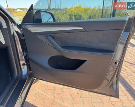 Сірий Тесла Model Y, об'ємом двигуна 0 л та пробігом 83 тис. км за 23800 $, фото 40 на Automoto.ua