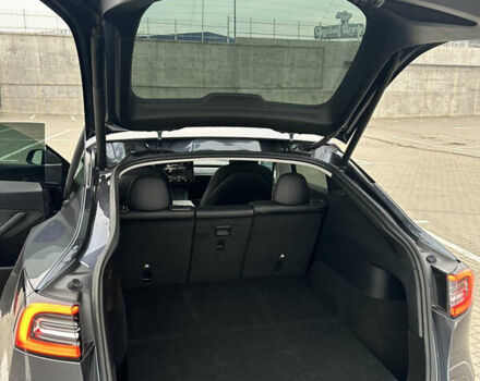 Серый Тесла Model Y, объемом двигателя 0 л и пробегом 58 тыс. км за 28500 $, фото 28 на Automoto.ua