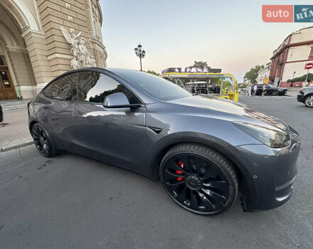 Серый Тесла Model Y, объемом двигателя 0 л и пробегом 130 тыс. км за 25000 $, фото 2 на Automoto.ua
