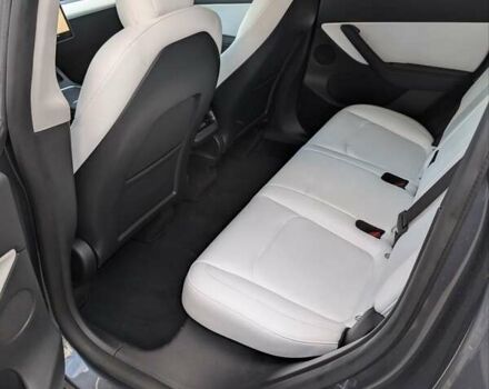 Серый Тесла Model Y, объемом двигателя 0 л и пробегом 27 тыс. км за 27000 $, фото 11 на Automoto.ua