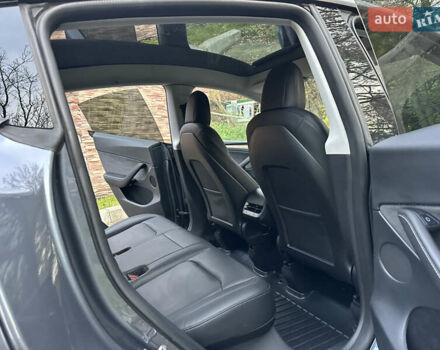 Серый Тесла Model Y, объемом двигателя 0 л и пробегом 95 тыс. км за 24900 $, фото 13 на Automoto.ua