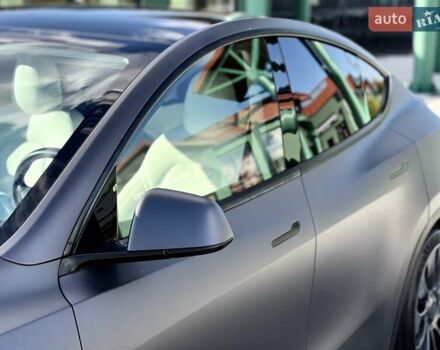 Серый Тесла Model Y, объемом двигателя 0 л и пробегом 25 тыс. км за 27000 $, фото 26 на Automoto.ua