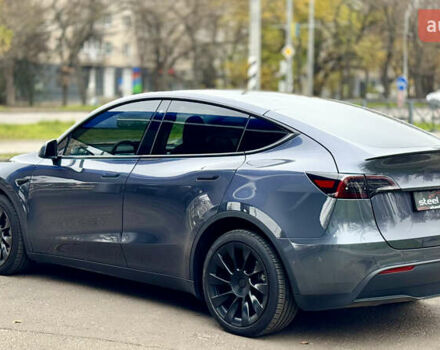 Серый Тесла Model Y, объемом двигателя 0 л и пробегом 130 тыс. км за 25999 $, фото 5 на Automoto.ua