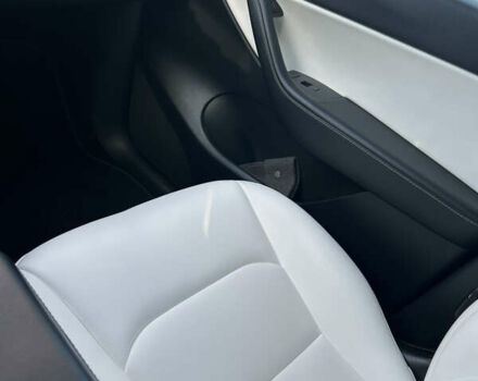 Серый Тесла Model Y, объемом двигателя 0 л и пробегом 53 тыс. км за 31500 $, фото 10 на Automoto.ua