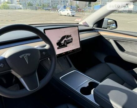 Серый Тесла Model Y, объемом двигателя 0 л и пробегом 15 тыс. км за 33500 $, фото 12 на Automoto.ua