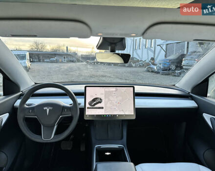 Серый Тесла Model Y, объемом двигателя 0 л и пробегом 65 тыс. км за 19300 $, фото 26 на Automoto.ua