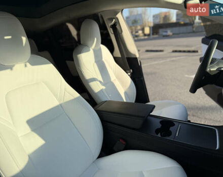 Серый Тесла Model Y, объемом двигателя 0 л и пробегом 99 тыс. км за 24999 $, фото 18 на Automoto.ua
