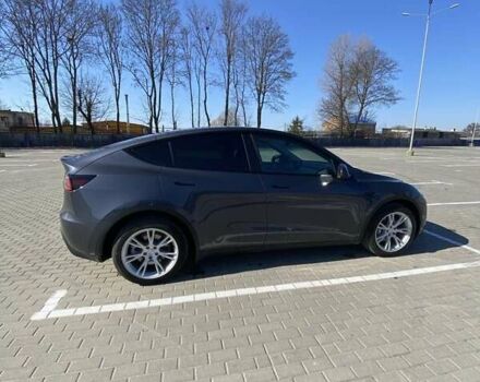 Серый Тесла Model Y, объемом двигателя 0 л и пробегом 32 тыс. км за 27500 $, фото 41 на Automoto.ua
