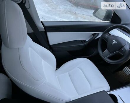 Серый Тесла Model Y, объемом двигателя 0 л и пробегом 19 тыс. км за 29999 $, фото 53 на Automoto.ua