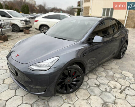 Серый Тесла Model Y, объемом двигателя 0 л и пробегом 53 тыс. км за 28000 $, фото 5 на Automoto.ua