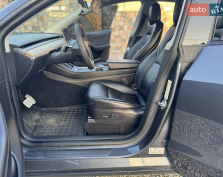 Сірий Тесла Model Y, об'ємом двигуна 0 л та пробігом 112 тис. км за 27700 $, фото 31 на Automoto.ua