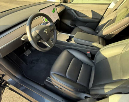 Серый Тесла Model Y, объемом двигателя 0 л и пробегом 34 тыс. км за 24000 $, фото 3 на Automoto.ua