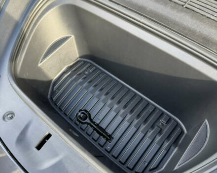 Сірий Тесла Model Y, об'ємом двигуна 0 л та пробігом 47 тис. км за 29500 $, фото 27 на Automoto.ua