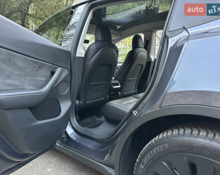 Серый Тесла Model Y, объемом двигателя 0 л и пробегом 95 тыс. км за 24900 $, фото 9 на Automoto.ua