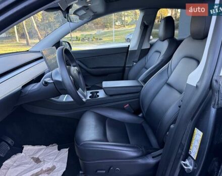 Серый Тесла Model Y, объемом двигателя 0 л и пробегом 38 тыс. км за 24999 $, фото 35 на Automoto.ua