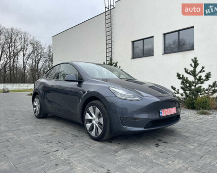 Сірий Тесла Model Y, об'ємом двигуна 0 л та пробігом 65 тис. км за 25500 $, фото 2 на Automoto.ua