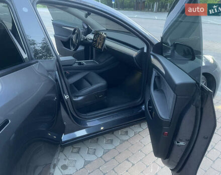 Серый Тесла Model Y, объемом двигателя 0 л и пробегом 69 тыс. км за 29999 $, фото 13 на Automoto.ua