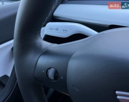 Сірий Тесла Model Y, об'ємом двигуна 0 л та пробігом 25 тис. км за 33000 $, фото 42 на Automoto.ua
