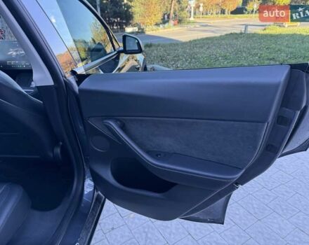 Серый Тесла Model Y, объемом двигателя 0 л и пробегом 38 тыс. км за 24999 $, фото 42 на Automoto.ua