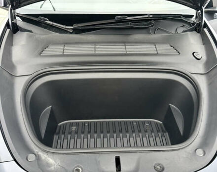 Серый Тесла Model Y, объемом двигателя 0 л и пробегом 58 тыс. км за 28500 $, фото 25 на Automoto.ua