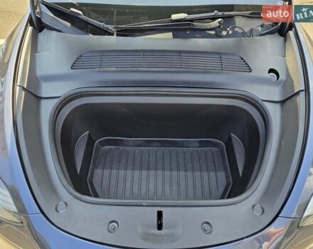 Серый Тесла Model Y, объемом двигателя 0 л и пробегом 34 тыс. км за 27500 $, фото 42 на Automoto.ua