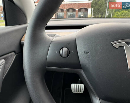 Серый Тесла Model Y, объемом двигателя 0 л и пробегом 27 тыс. км за 27500 $, фото 22 на Automoto.ua
