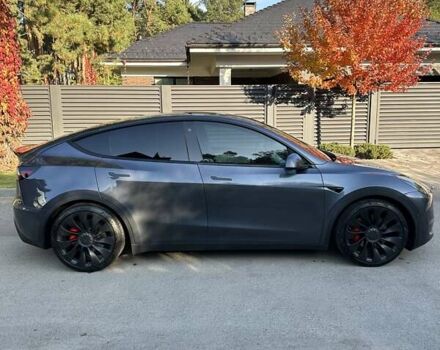 Серый Тесла Model Y, объемом двигателя 0 л и пробегом 28 тыс. км за 32999 $, фото 4 на Automoto.ua
