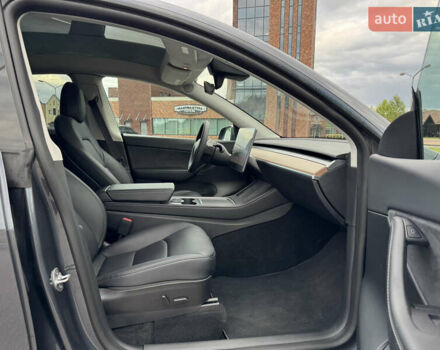 Серый Тесла Model Y, объемом двигателя 0 л и пробегом 27 тыс. км за 27500 $, фото 16 на Automoto.ua