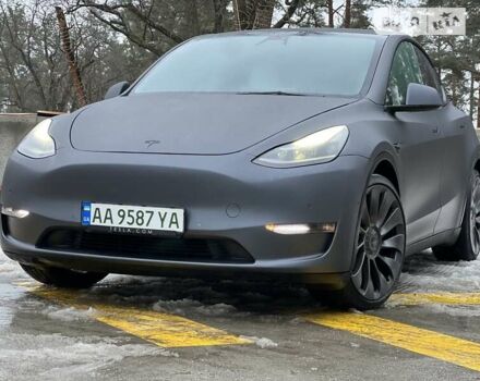Серый Тесла Model Y, объемом двигателя 0 л и пробегом 19 тыс. км за 29999 $, фото 2 на Automoto.ua