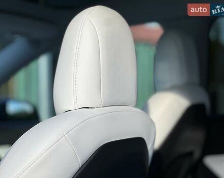 Сірий Тесла Model Y, об'ємом двигуна 0 л та пробігом 25 тис. км за 33000 $, фото 61 на Automoto.ua