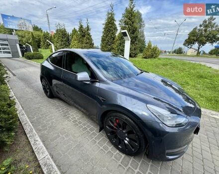 Серый Тесла Model Y, объемом двигателя 0 л и пробегом 28 тыс. км за 40865 $, фото 4 на Automoto.ua