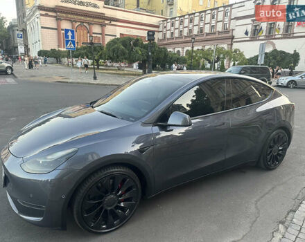 Серый Тесла Model Y, объемом двигателя 0 л и пробегом 130 тыс. км за 25000 $, фото 6 на Automoto.ua