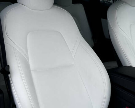 Серый Тесла Model Y, объемом двигателя 0 л и пробегом 26 тыс. км за 28900 $, фото 51 на Automoto.ua