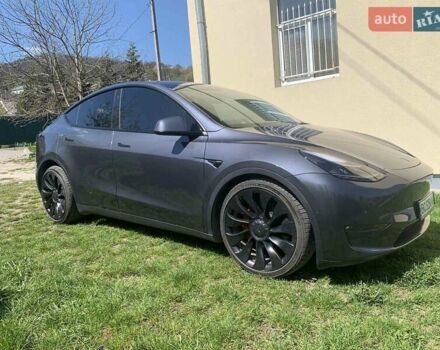 Серый Тесла Model Y, объемом двигателя 0 л и пробегом 54 тыс. км за 24000 $, фото 1 на Automoto.ua