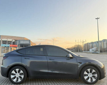 Серый Тесла Model Y, объемом двигателя 0 л и пробегом 37 тыс. км за 30000 $, фото 4 на Automoto.ua
