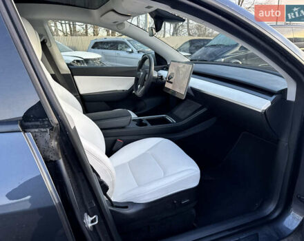 Серый Тесла Model Y, объемом двигателя 0 л и пробегом 65 тыс. км за 19300 $, фото 28 на Automoto.ua